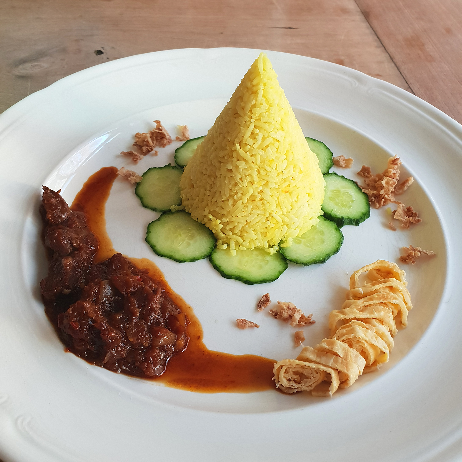  foto nasi  kuning met daging bumbu bali Nasi  Kuning